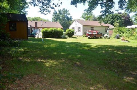 147 Beacon Ave, Woonsocket, RI 02895 photo 3