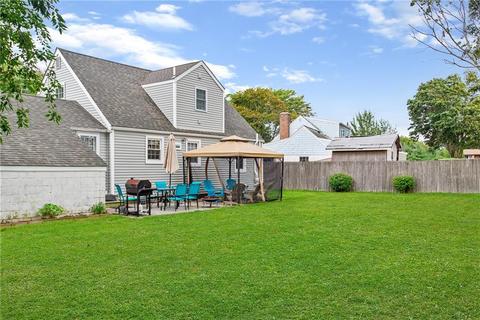 58 Massasoit Dr, Warwick, RI 02888 photo 3