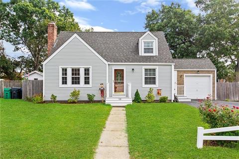 58 Massasoit Dr, Warwick, RI 02888 photo 1