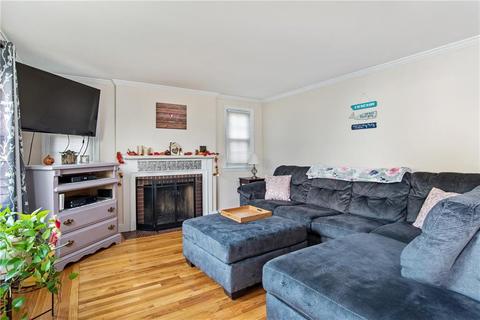58 Massasoit Dr, Warwick, RI 02888 photo 8