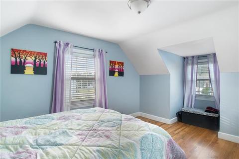 58 Massasoit Dr, Warwick, RI 02888 photo 13