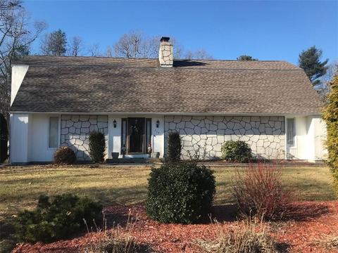 215 Maureen Cir, Burrillville, RI 02839 photo 1