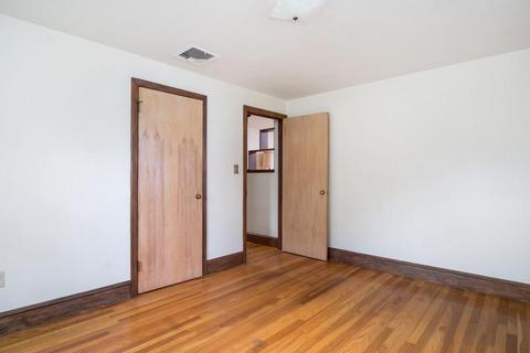 40 Newfield Ave, Warwick, RI 02888 photo 6