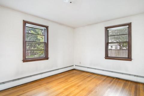 40 Newfield Ave, Warwick, RI 02888 photo 5