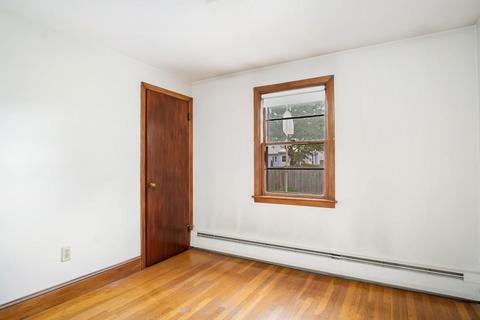 40 Newfield Ave, Warwick, RI 02888 photo 9