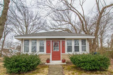 34 Harris Ave, Warwick, RI 02889 photo 2