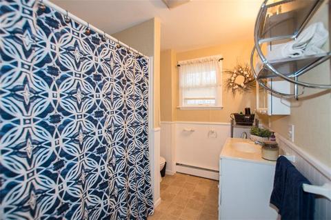 34 Harris Ave, Warwick, RI 02889 photo 4