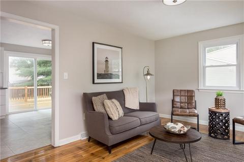 145 Custer St, Warwick, RI 02889 photo 3