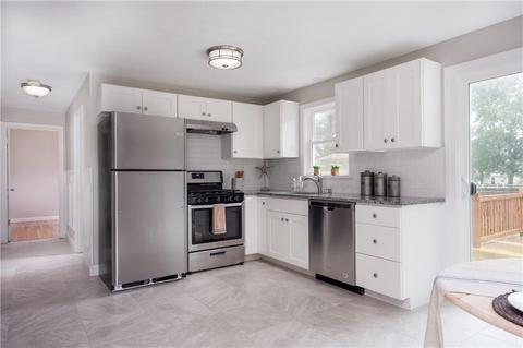 145 Custer St, Warwick, RI 02889 photo 6