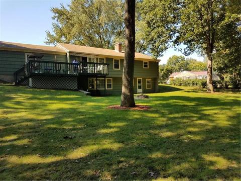 255 Bayberry Rd, Woonsocket, RI 02895 photo 3