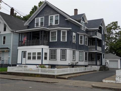 84 Park Pl, Woonsocket, RI 02895 photo 1