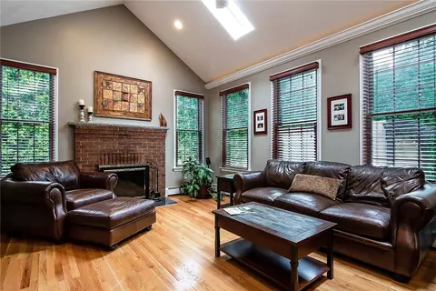 34 Castleton Dr, Cranston, RI 02921 photo 13