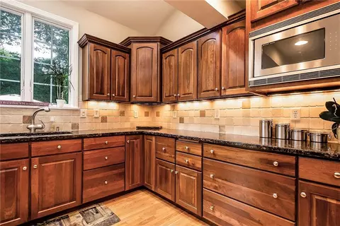 34 Castleton Dr, Cranston, RI 02921 photo 6