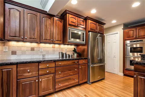 34 Castleton Dr, Cranston, RI 02921 photo 7