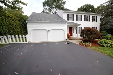 34 Castleton Dr, Cranston, RI 02921 photo 3