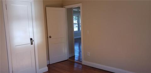 1975 Warwick Ave, Warwick, RI 02889 photo 1