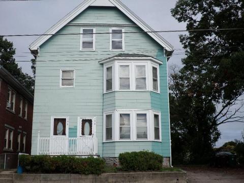 196 Park Pl, Woonsocket, RI 02895 photo 1