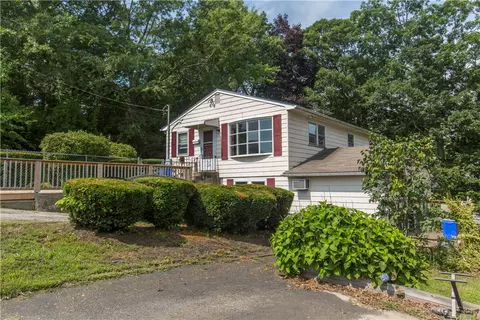 11 Nancy St, Coventry, RI 02816 photo 1