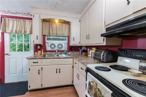 11 Nancy St, Coventry, RI 02816 photo 4