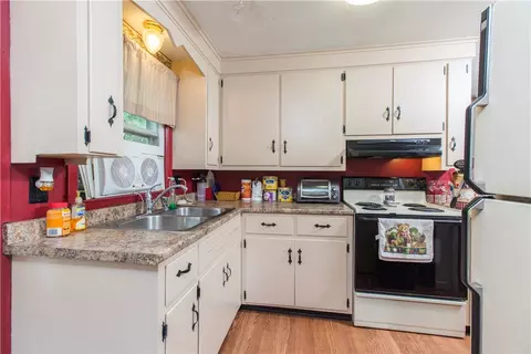11 Nancy St, Coventry, RI 02816 photo 5