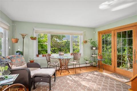 557 Budlong Rd, Cranston, RI 02920 photo 12