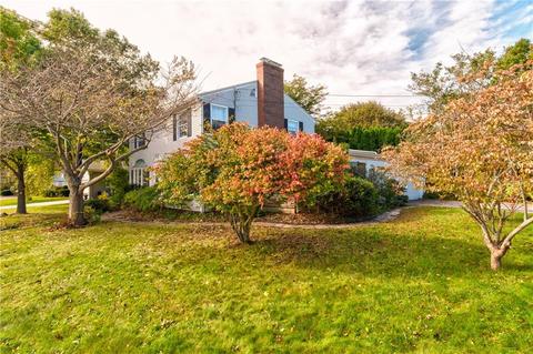 557 Budlong Rd, Cranston, RI 02920 photo 4