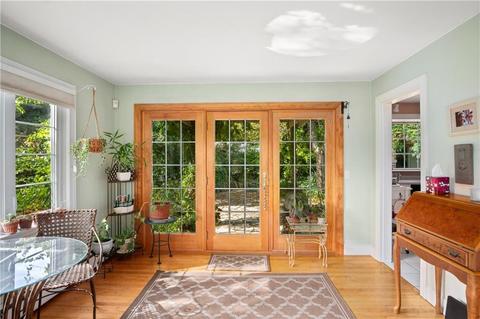 557 Budlong Rd, Cranston, RI 02920 photo 13