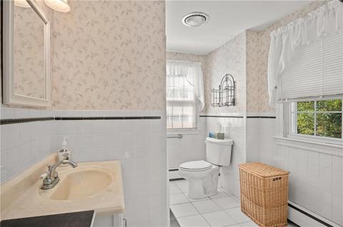 557 Budlong Rd, Cranston, RI 02920 photo 21