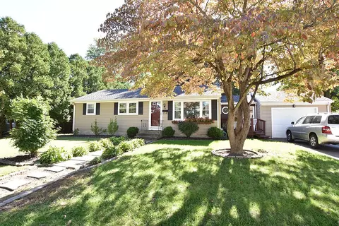 296 Hunt Ave, Warwick, RI 02886 photo 2