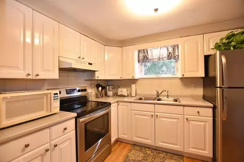 296 Hunt Ave, Warwick, RI 02886 photo 6