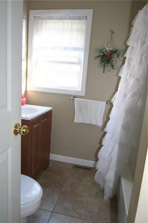 16 Beach St, Coventry, RI 02816 photo 7