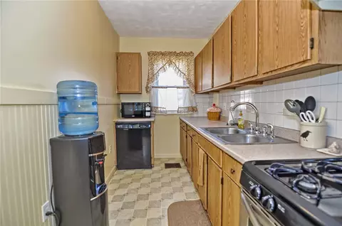 143 Joffre Ave, Woonsocket, RI 02895 photo 16