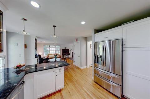 29 Smith St, Bristol, RI 02809 photo 12
