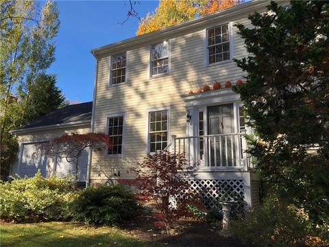 29 Smith St, Bristol, RI 02809 photo 1