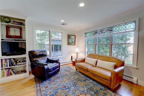 29 Smith St, Bristol, RI 02809 photo 8