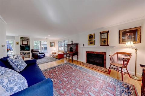 29 Smith St, Bristol, RI 02809 photo 6