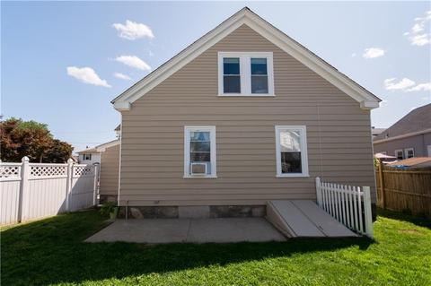 342 Mowry St, Woonsocket, RI 02895 photo 4