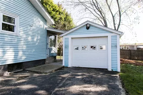 95 Beacon Ave, Woonsocket, RI 02895 photo 29