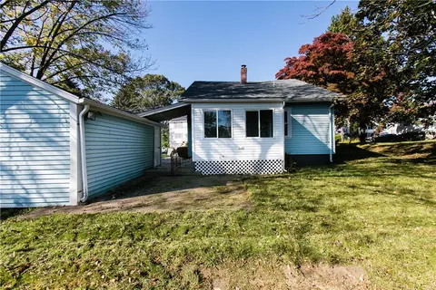 95 Beacon Ave, Woonsocket, RI 02895 photo 30