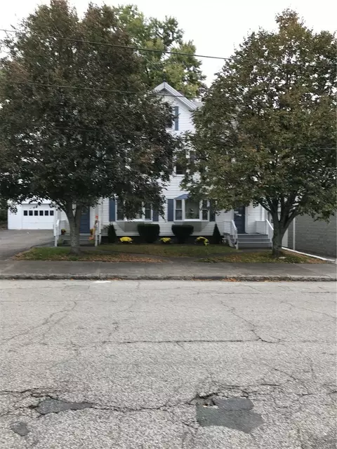 39 Roland St, Woonsocket, RI 02895 photo 2