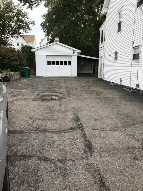 39 Roland St, Woonsocket, RI 02895 photo 5