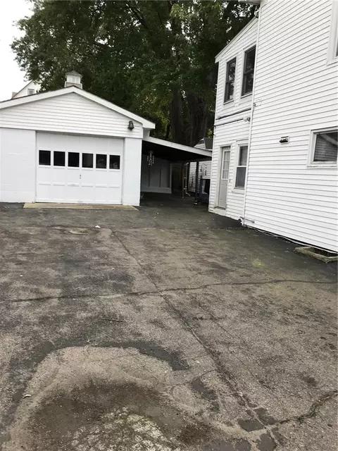 39 Roland St, Woonsocket, RI 02895 photo 6