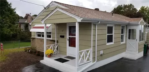 65 Hollis St, Woonsocket, RI 02895 photo 2