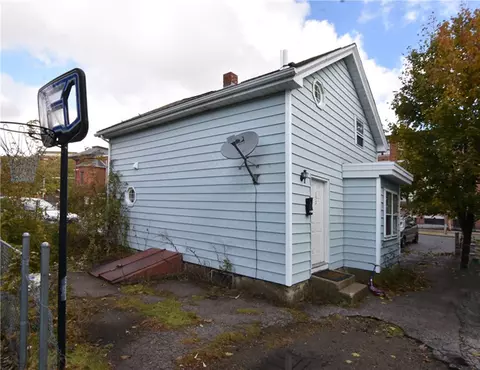132 Brook St, Woonsocket, RI 02895 photo 3