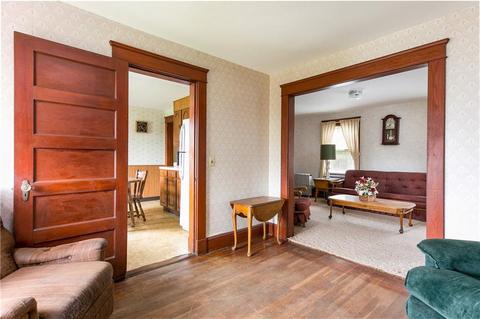 184 Peckham Ave, Middletown, RI 02842 photo 13