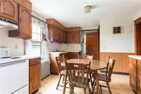 184 Peckham Ave, Middletown, RI 02842 photo 14