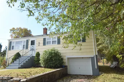 3 Quarry Rd, Warwick, RI 02889 photo 1