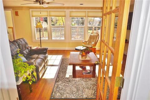 132 North St, Warwick, RI 02886 photo 5