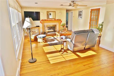 132 North St, Warwick, RI 02886 photo 8