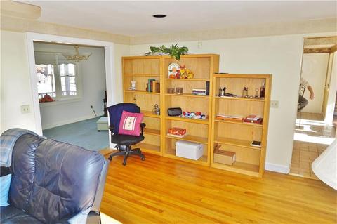 132 North St, Warwick, RI 02886 photo 9